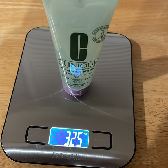 Clinique all about clean liquid facial soap - Picture 5 of 5